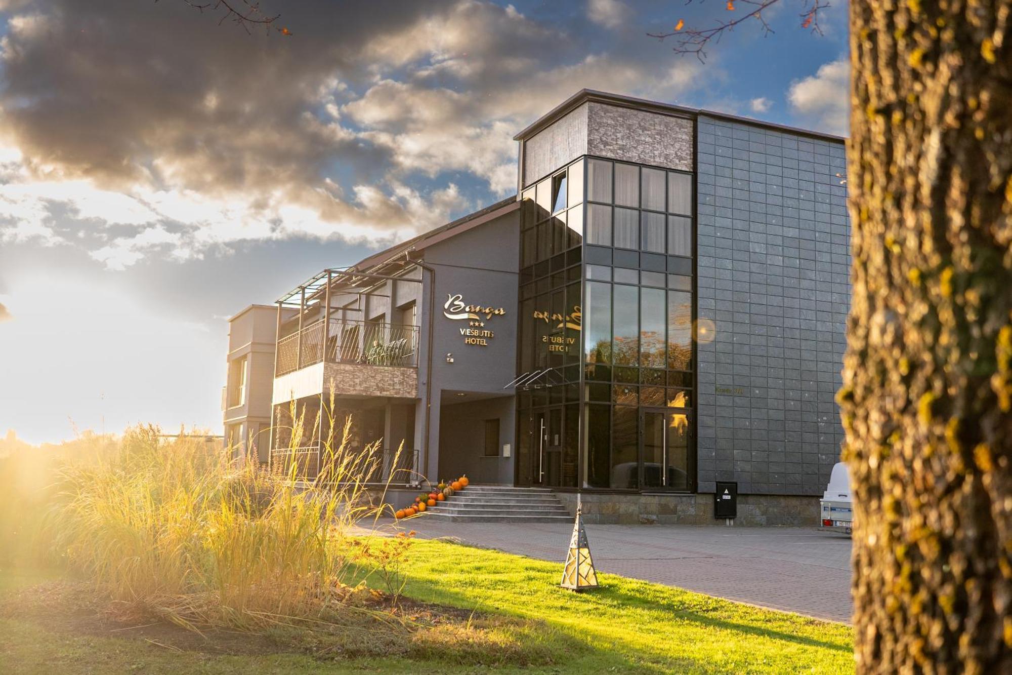 Viesbutis Banga Tauragė Exterior foto
